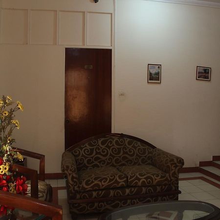 Oyo 5232 Kwality Hotel Dehradun Buitenkant foto