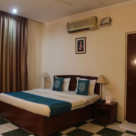 Oyo 5232 Kwality Hotel Dehradun Buitenkant foto