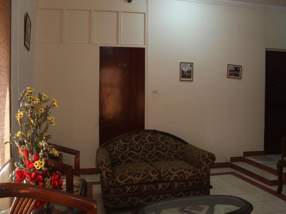 Oyo 5232 Kwality Hotel Dehradun Buitenkant foto
