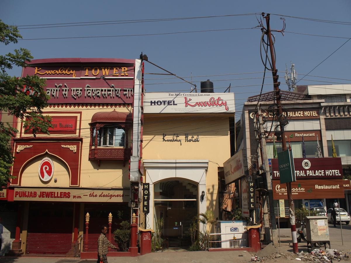 Oyo 5232 Kwality Hotel Dehradun Buitenkant foto