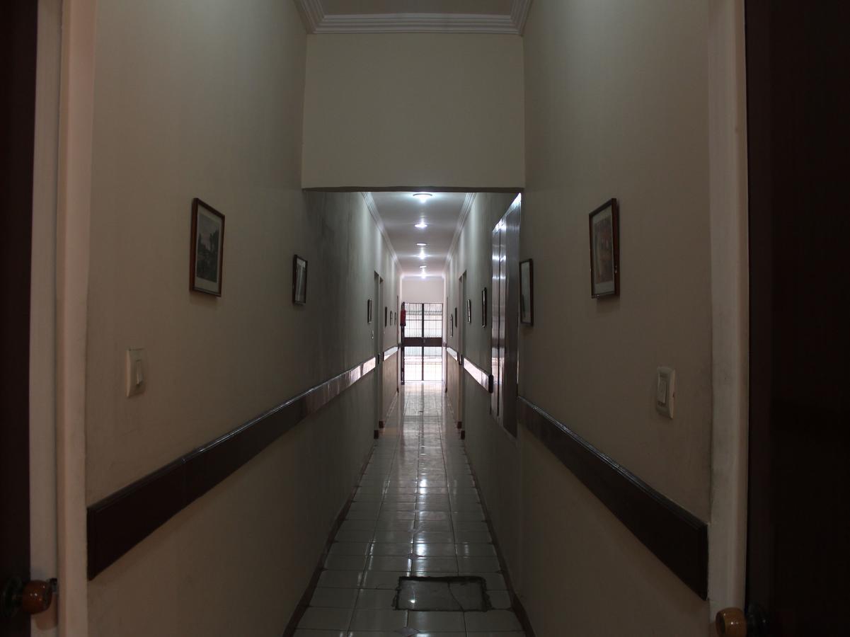 Oyo 5232 Kwality Hotel Dehradun Buitenkant foto