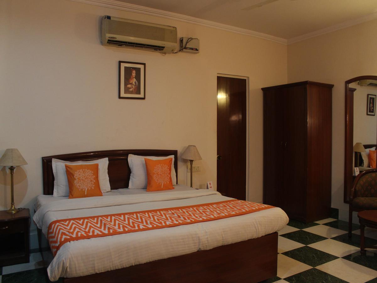 Oyo 5232 Kwality Hotel Dehradun Buitenkant foto