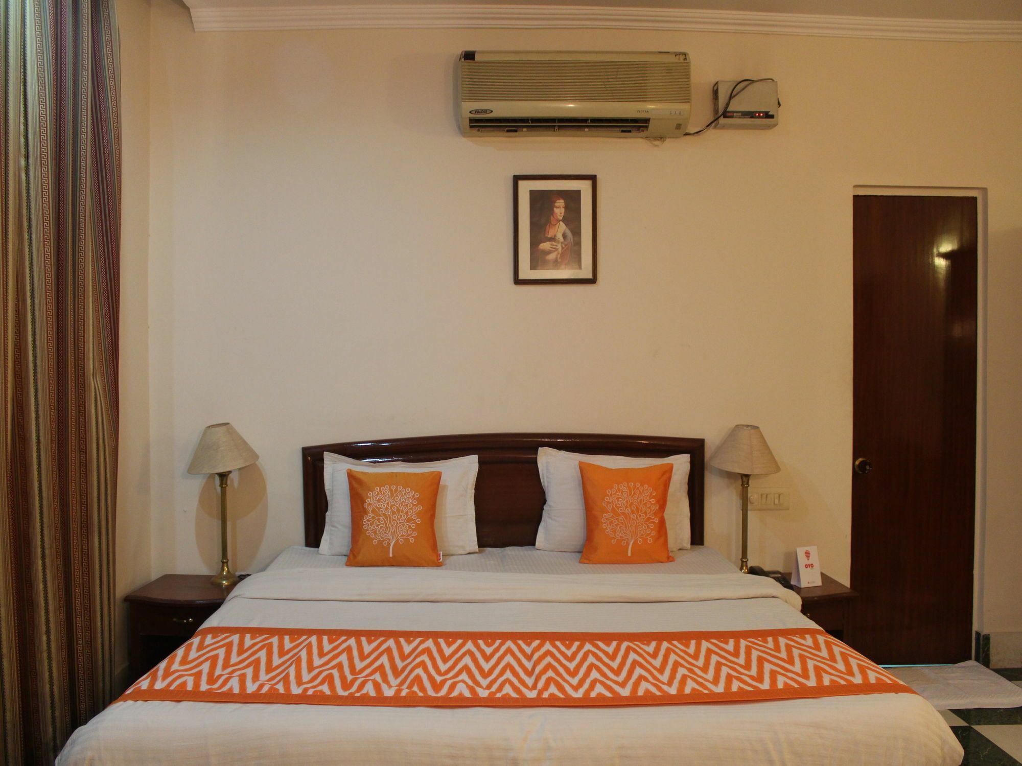 Oyo 5232 Kwality Hotel Dehradun Buitenkant foto